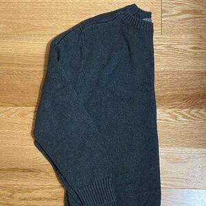St. John’s Bay Gray Men’s Sweater, Medium